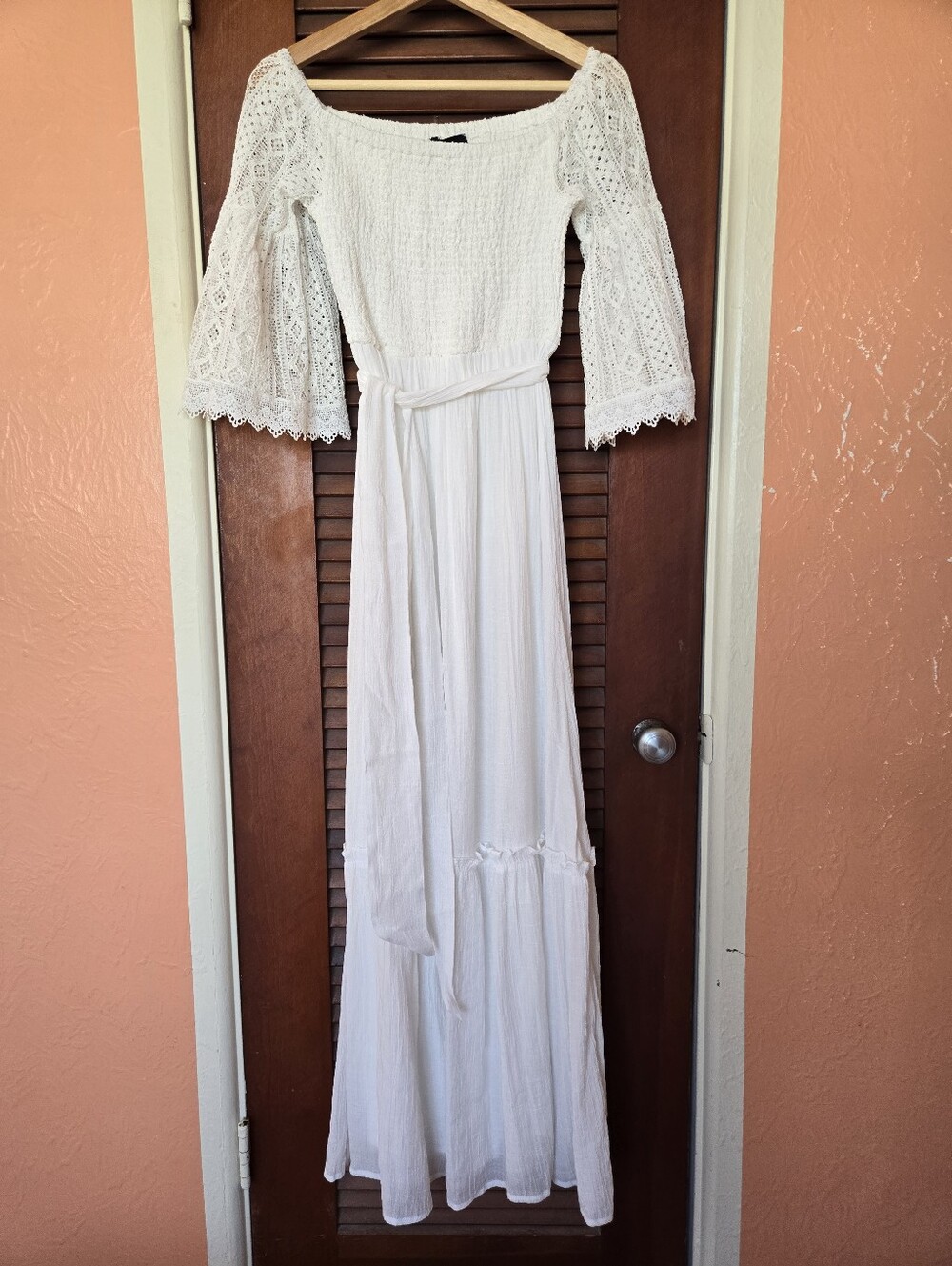 Vici White Lace / Crochet Bell-Sleeve Bogemian Maxi Dress S